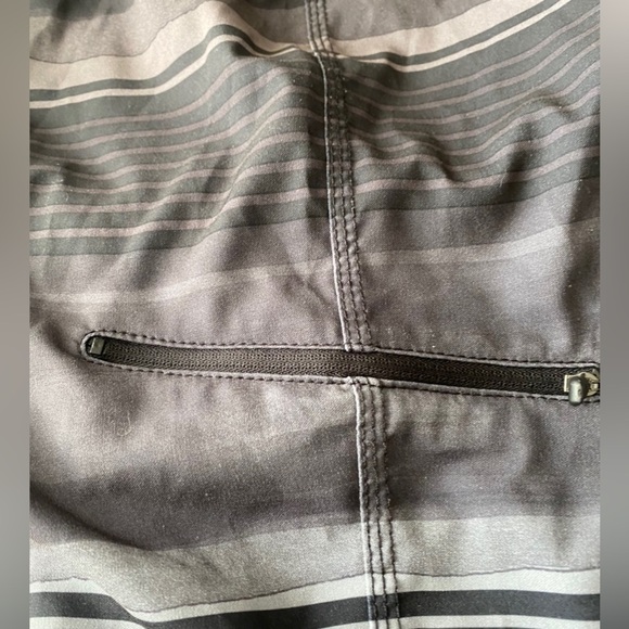 💥O’Neill Men Stripped Grey Swim Trunks Shorts 34 - Picture 6 of 10